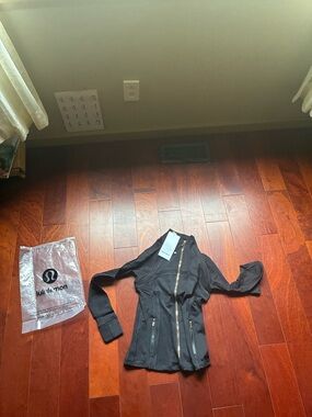 lululemon athletica Black Asymmetrical Zip Bomber Jacket SIZE 6